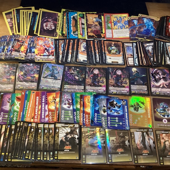 Miscellaneous TCG Card lot of 331 TMNT,Batman,street Fighter and More foils & Re - Picture 1 of 16